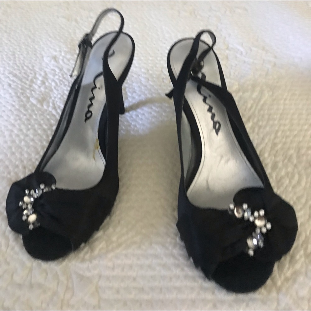 Really cute pumps by Nina.